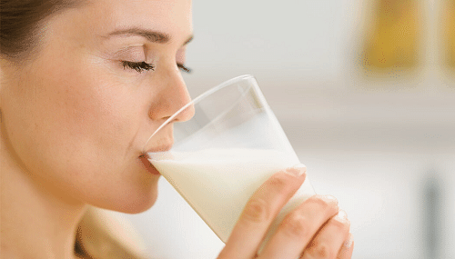 Discover the Truth About Drinking Milk on an Empty Stomach: Watch Our Video for Essential Insights and Tips!