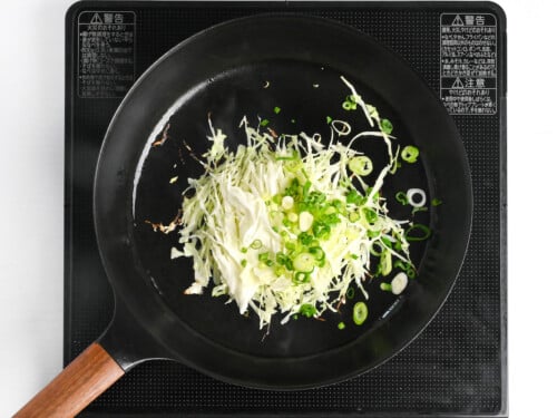 "Cooking Without Oil: A Healthier Path to Flavorful and Nutritious Meals"