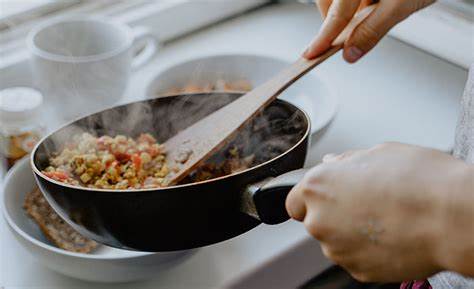 "Why Reheating Your Food Properly is Essential for Health: WHO’s Advice and Its Special Relevance for Indians"