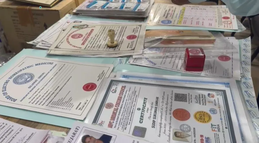 Fake Doctors Busted in Gujarat: 14 Arrested in Major Degree Scam