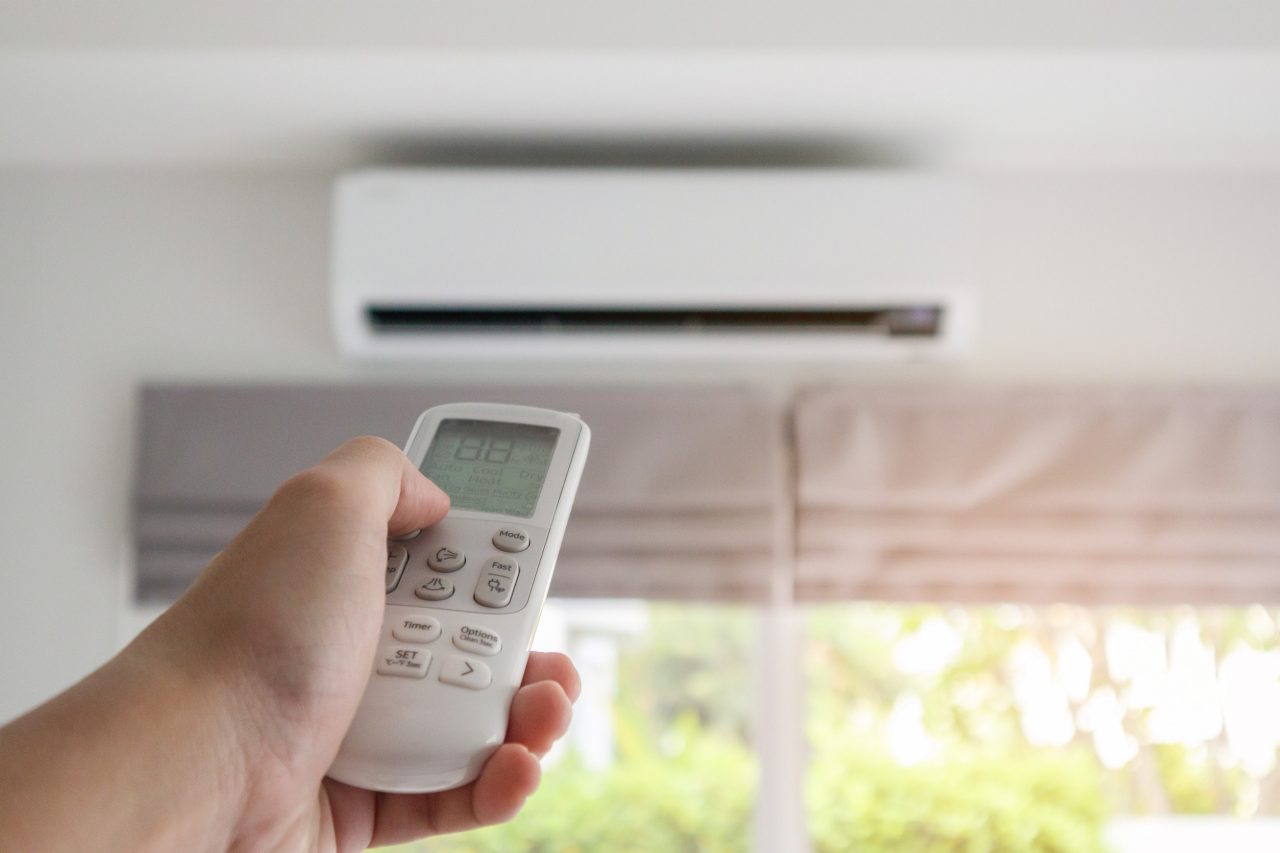 WHY CLEANING YOUR AC FILTERS AND USING A HUMIDIFIER IS A SUMMER MUST